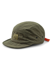 耐久性ナイロン素材と通気孔を備えた探検家向けアウトドアハット。