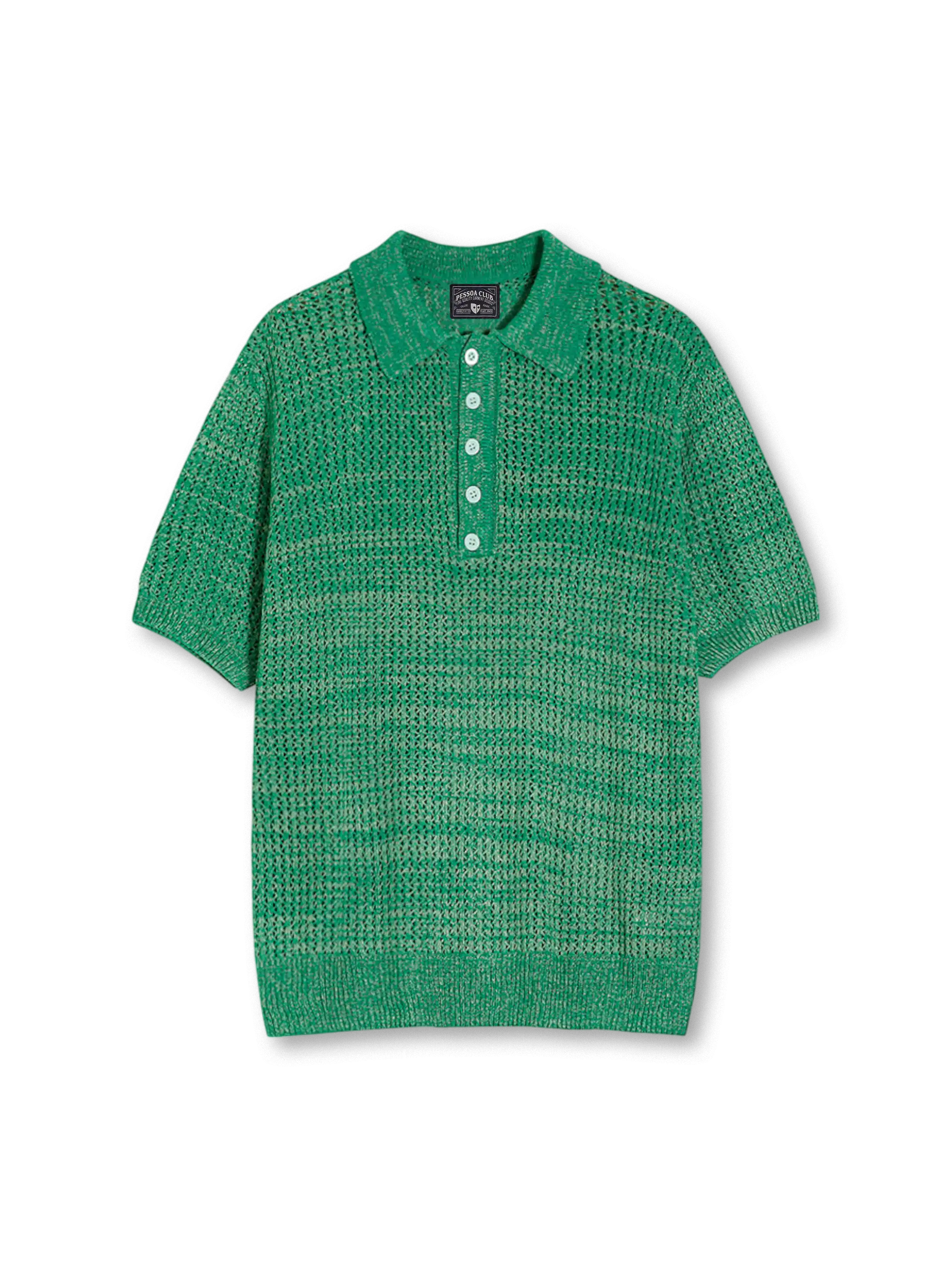 アイレット編みと3ボタンポロ衿が際立つニットポロシャツ