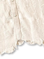 フェザー刺繍ホワイトデニムシャツ