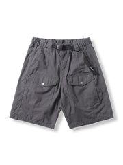 マルチポケットとバックルが特徴のフィッシャーマン五分丈ショートパンツ