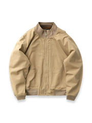 裏起毛ツイルとリブディテールが特徴のコンバットジャケット。