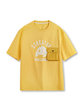 ブルドッグモチーフを高密度フロック加工で立体的に表現したポケット付きTシャツ
