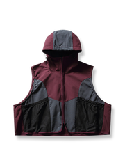 機能性とレトロカラーを兼ね備えた多ポケットベスト