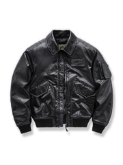 防風・防水性レザーとミリタリーバッジ付きフライトジャケット