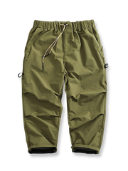 多機能ポケットと立体裁断が特徴の機能性ワークパンツ