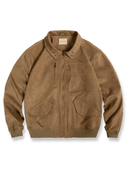 マットな質感のフェイクスエードと真鍮パーツが特徴のG01ミリタリージャケット。