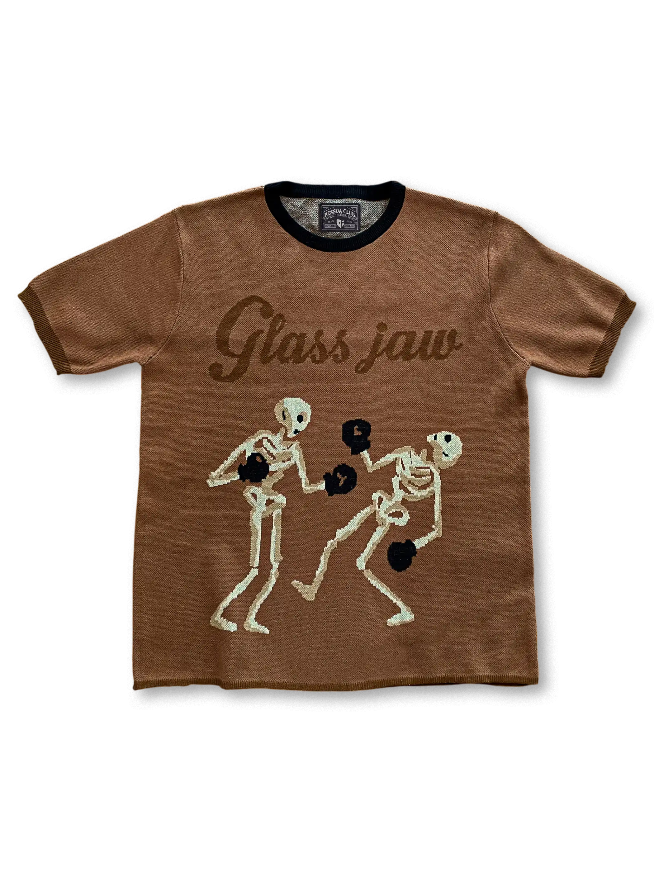 スケルトンファイター柄のジャカード編みが特徴の半袖ニット