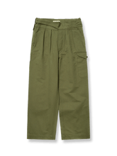 日本製高密度コットンで仕立てたグルカ軍仕様ダブルプリーツチノパンツ