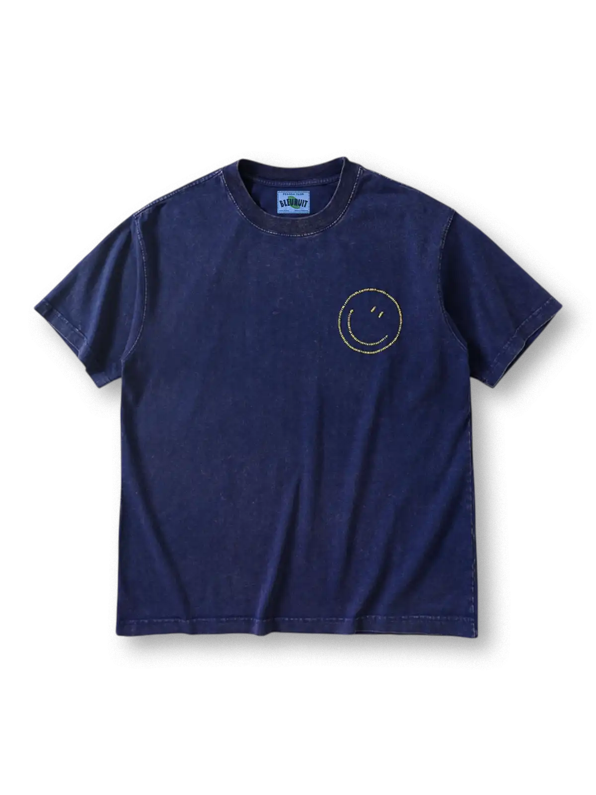 立体スマイルパッチが映える植物染めインディゴTシャツ