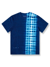 植物藍染めと手作りタイダイが施された綿質Tシャツ