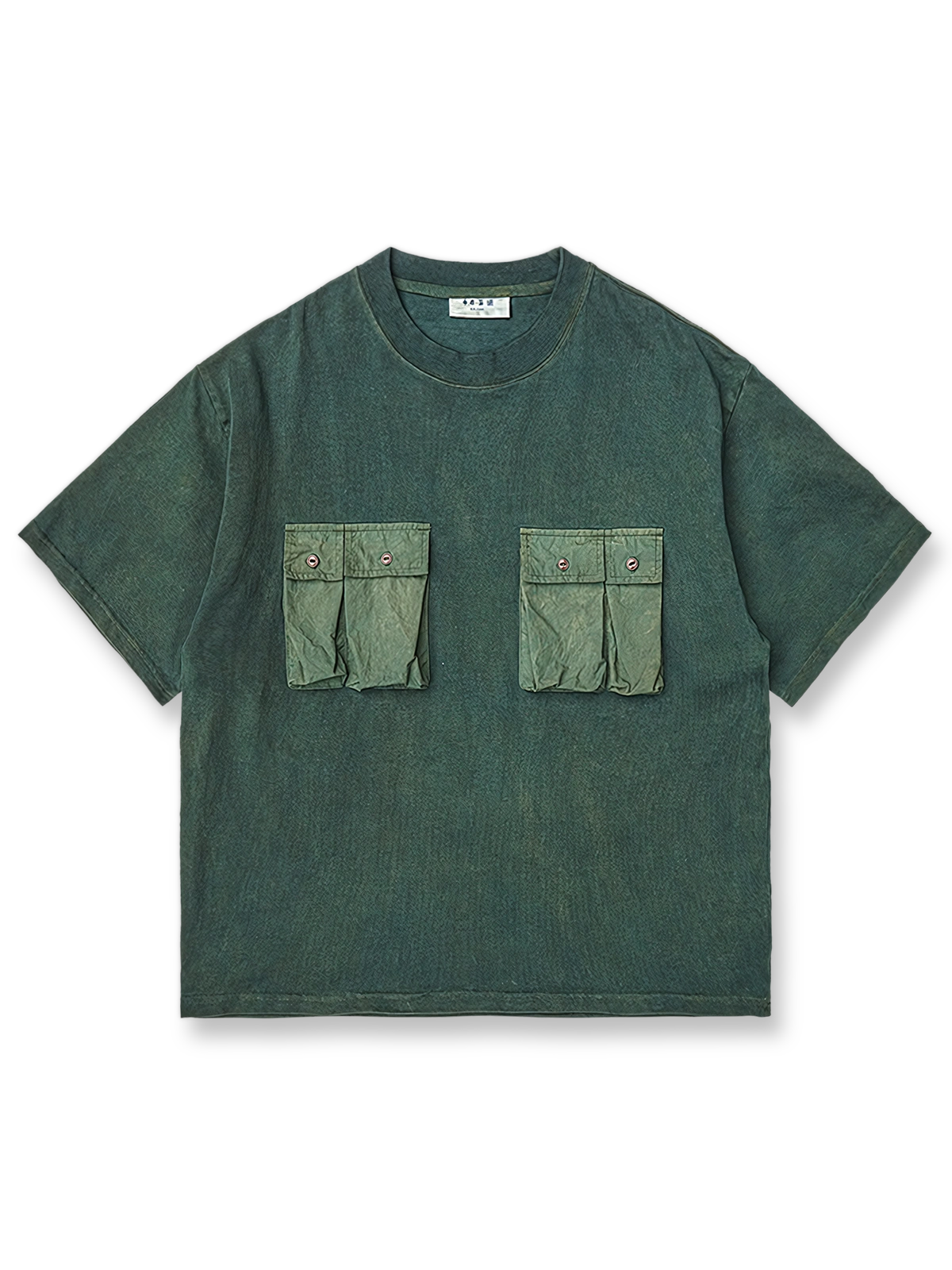 四つのポケットと植物染めの風合いが際立つ半袖Tシャツの商品画像