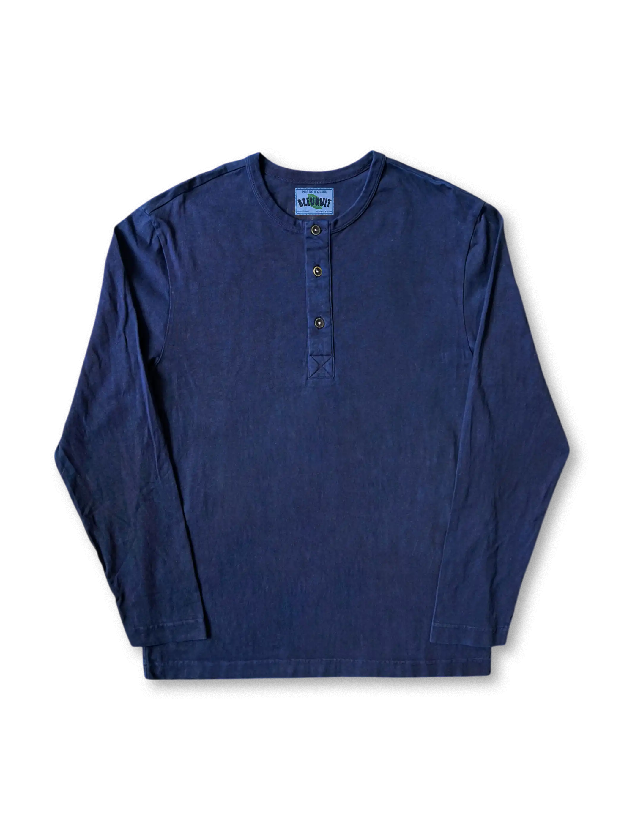 植物染めインディゴの色ムラと重厚感が映えるヘビーウェイトヘンリーシャツ