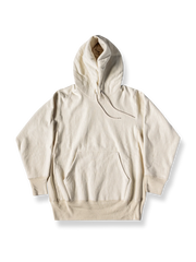 横糸切り替えとワンピースショルダーデザインが特徴のヘビーウェイトコットンフードパーカー。