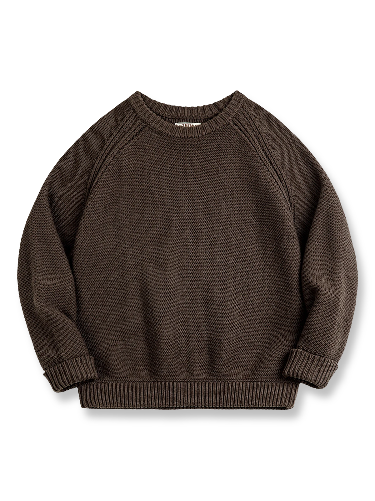 厚手編みとラグランスリーブが特徴のクルーネックセーター