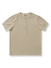 300gヘビーウェイトコットンのヘンリーネック半袖Tシャツ