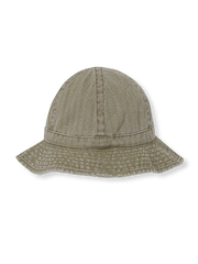 ヘリンボーンコットンの質感とストーンウォッシュ加工が特徴のクラシックミリタリーデザインジャングルバケットハット。