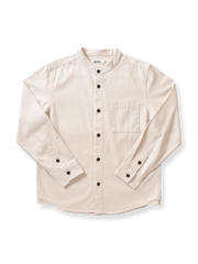 ヘリンボーン柄とスタンドカラーが特徴のコットンビジネスシャツ。