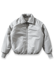 メタリックマットな光沢と1600g中綿を備えた高密度ナイロンフライトジャケット。