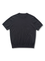 リブ仕上げのハイネックが際立つショートスリーブニットTシャツ