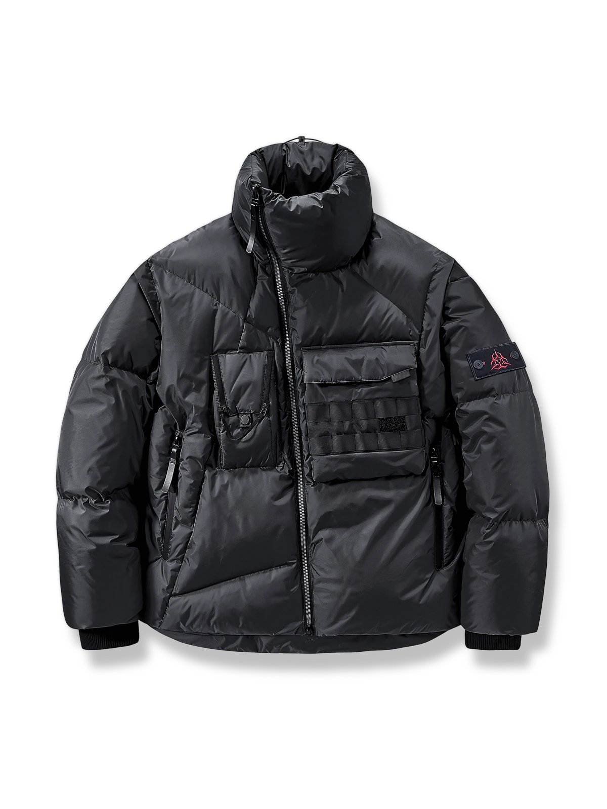 立ち襟と複数ポケット付きのショート丈高機能ダウンジャケット