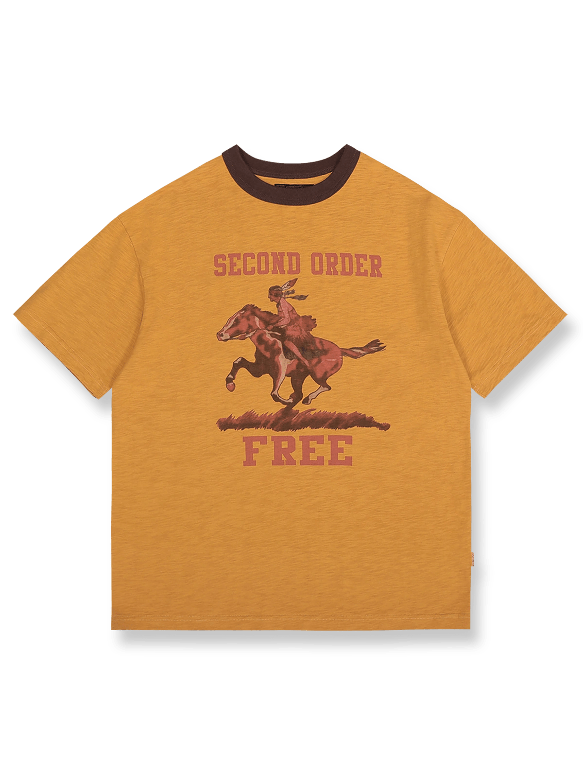 インディアン騎馬モチーフの抜染プリントとコントラストリブが特徴のリンガーTシャツ