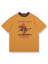 インディアン騎馬モチーフの抜染プリントとコントラストリブが特徴のリンガーTシャツ
