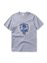 インディアン酋長モチーフプリントが特徴のコットン100%ヴィンテージ風Tシャツ。快適な着心地と多色展開