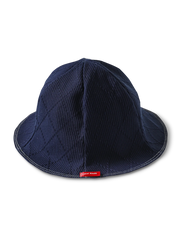 職人手縫いの古布藍染めバケットハット。インディゴの色ムラとコントラストステッチが特徴のコットン製アイテム。