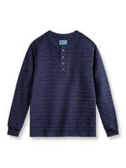 インディゴ染めジャカード編みの波模様が特徴のデニムヘンリーネックシャツ