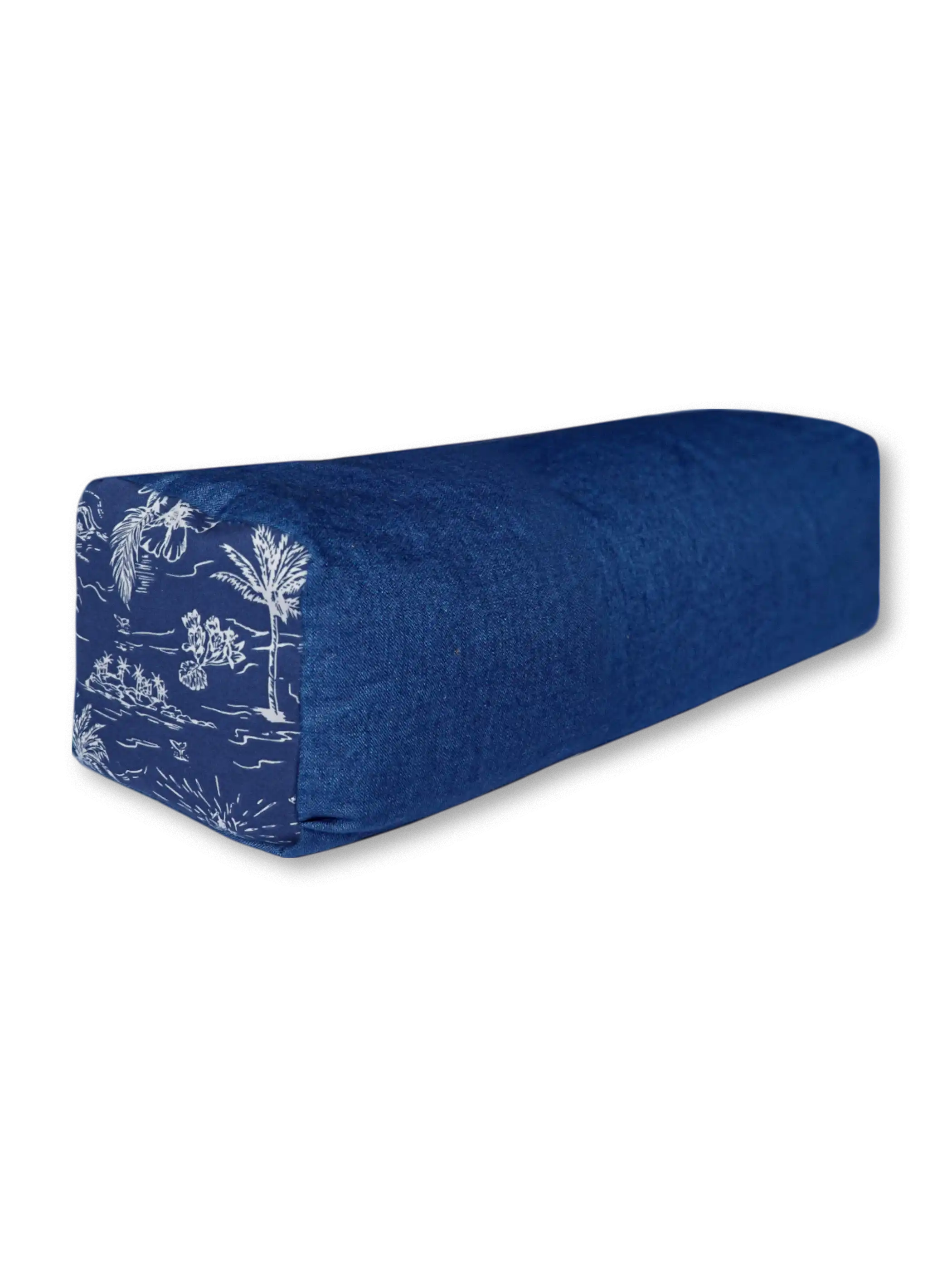 インディゴパッチワークとそば殻詰めで爽やかな夏の夜を支えるスリーピングピロー