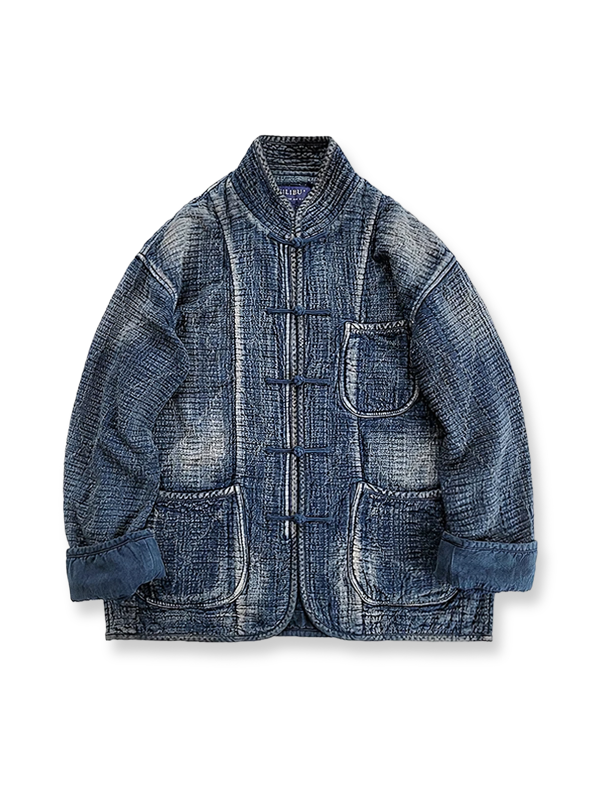 伝統的な藍染めとチャイナボタンが特徴の立ち襟コットンコート。