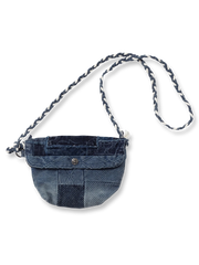 インディゴ古布パッチワークと刺子を施したクロスボディバッグ。