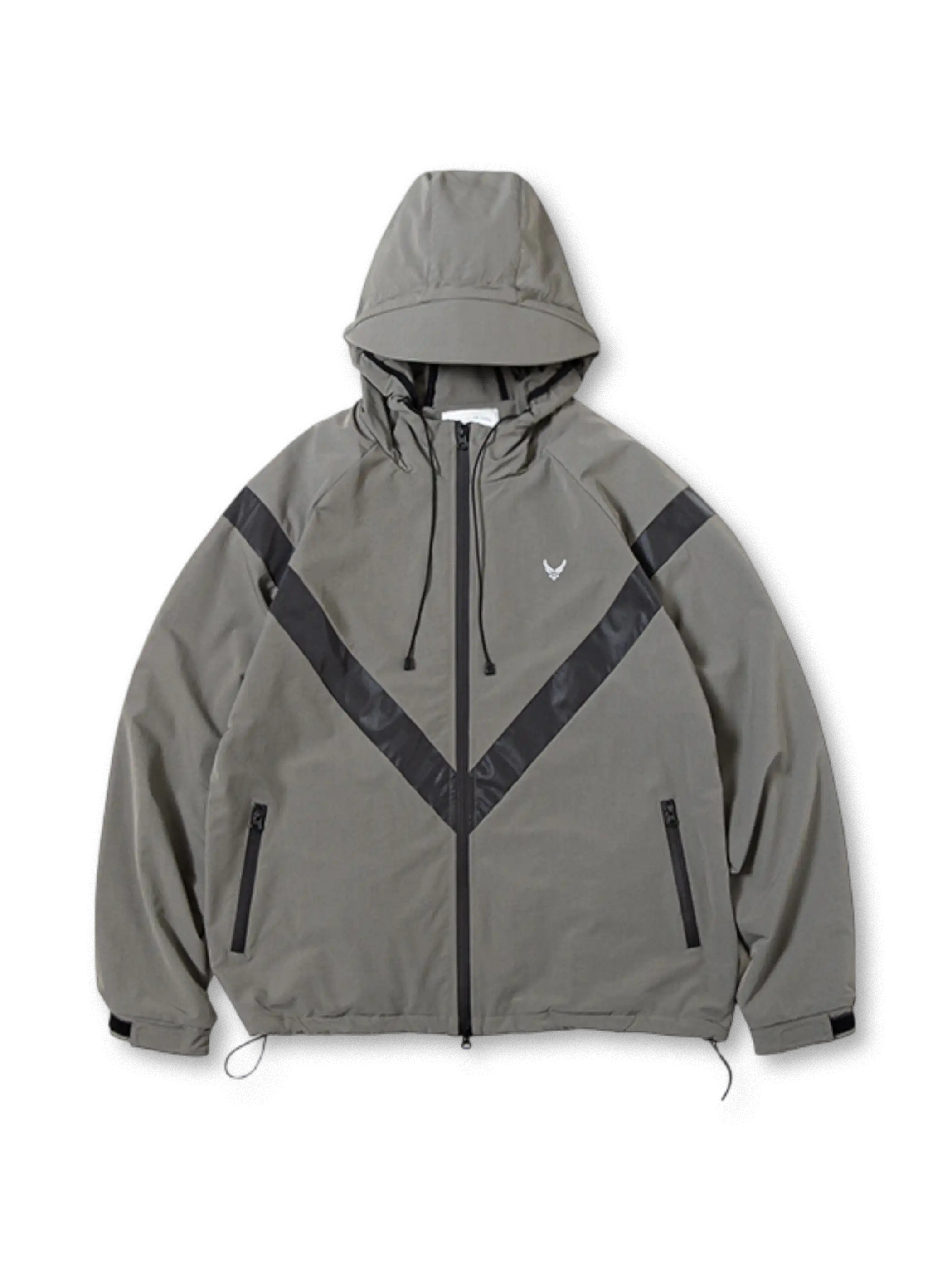 米軍IPFUをベースに高耐水圧ソフトシェル素材を使用したミリタリーハイブリッドマウンテンパーカ。細部に機能性を備えています。