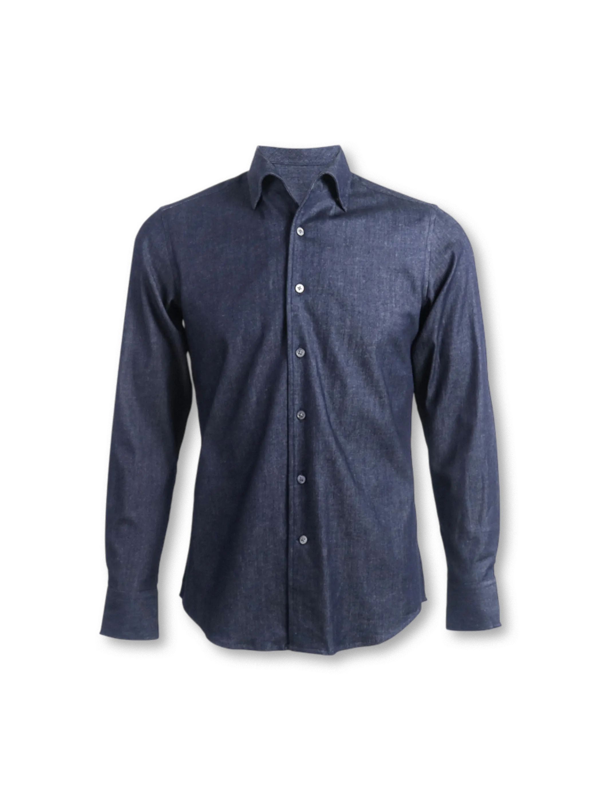 内衿と隠しボタンが特徴のイタリアンカラースリムデニムシャツ