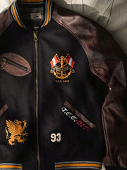 ジャケットのディテール。IDEAL社製銅製ジッパーとレザーの袖を示す。