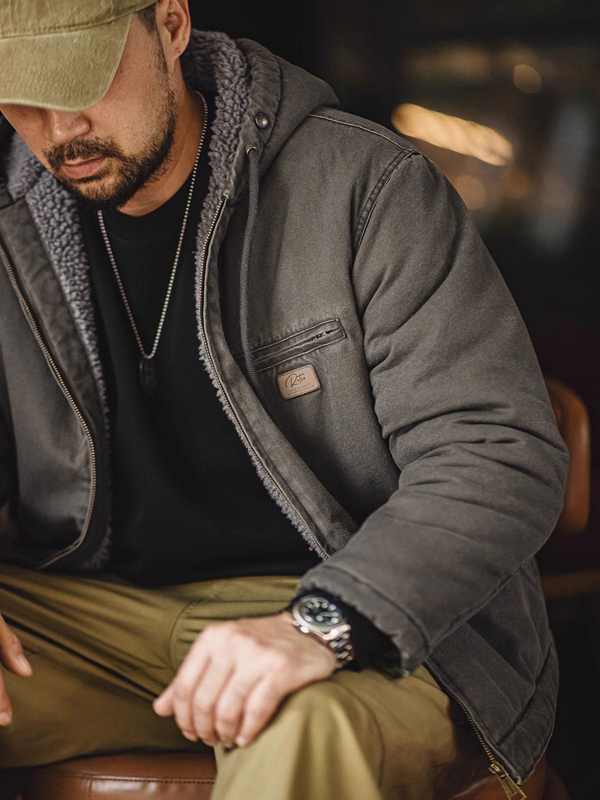 J141フード付きジャケットの着用スタイリング例