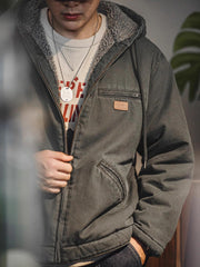 J141フード付きジャケットの着用スタイリング例