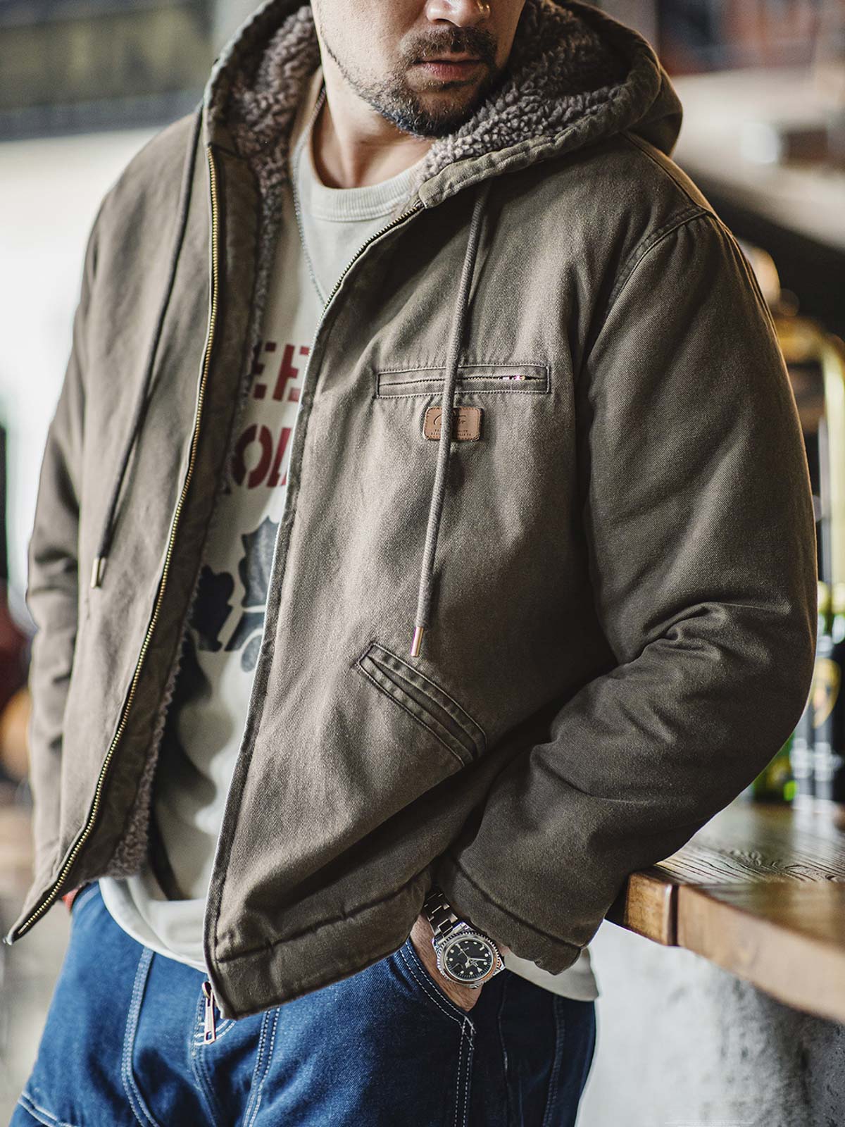 J141フード付きジャケットの着用スタイリング例