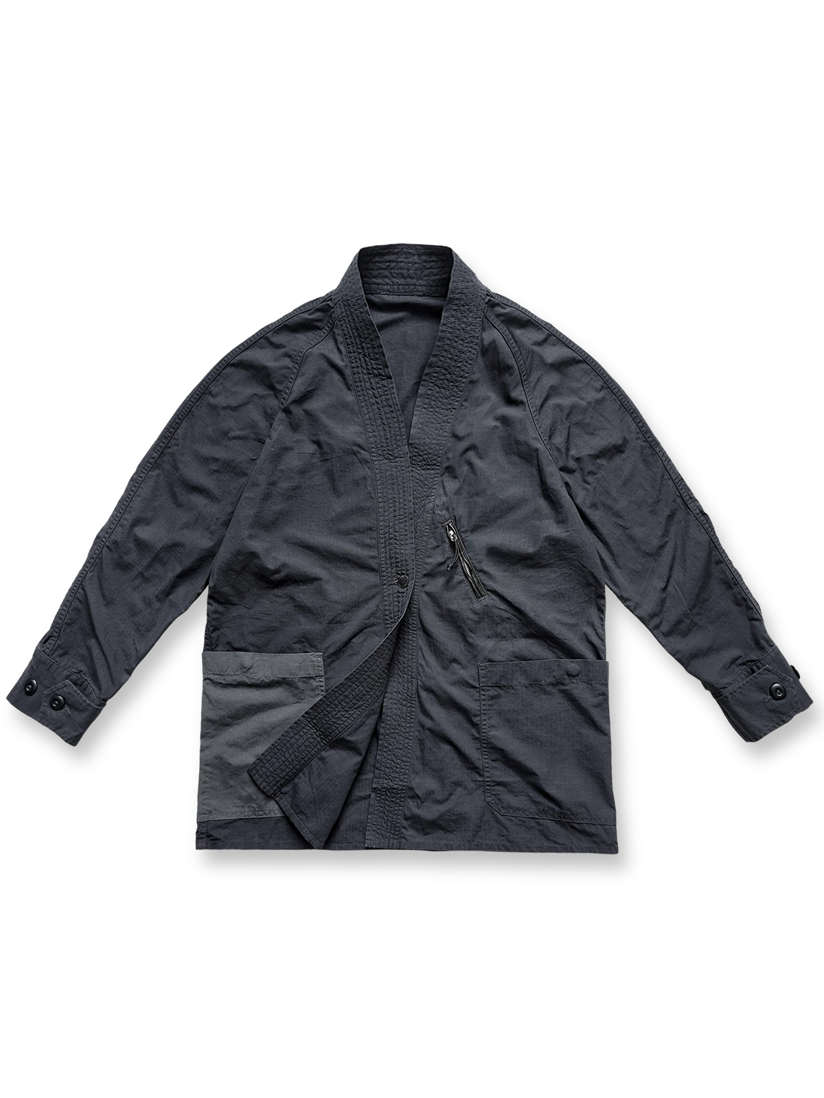 柔術はんてん風デザインのコットンメッシュ×リップストップ生地を使用し、ウォッシュ加工を施したミドル丈はんてん。