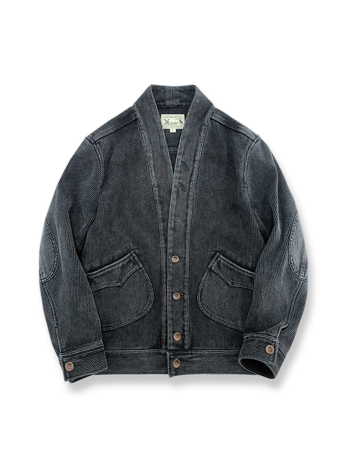 剣道着風刺子織り素材と牛角ボタンが特徴のリラックスフィットはんてんジャケット。