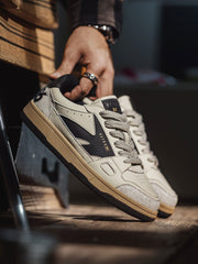 詳細画像: つま先とヒールのクラック加工のディテール画像