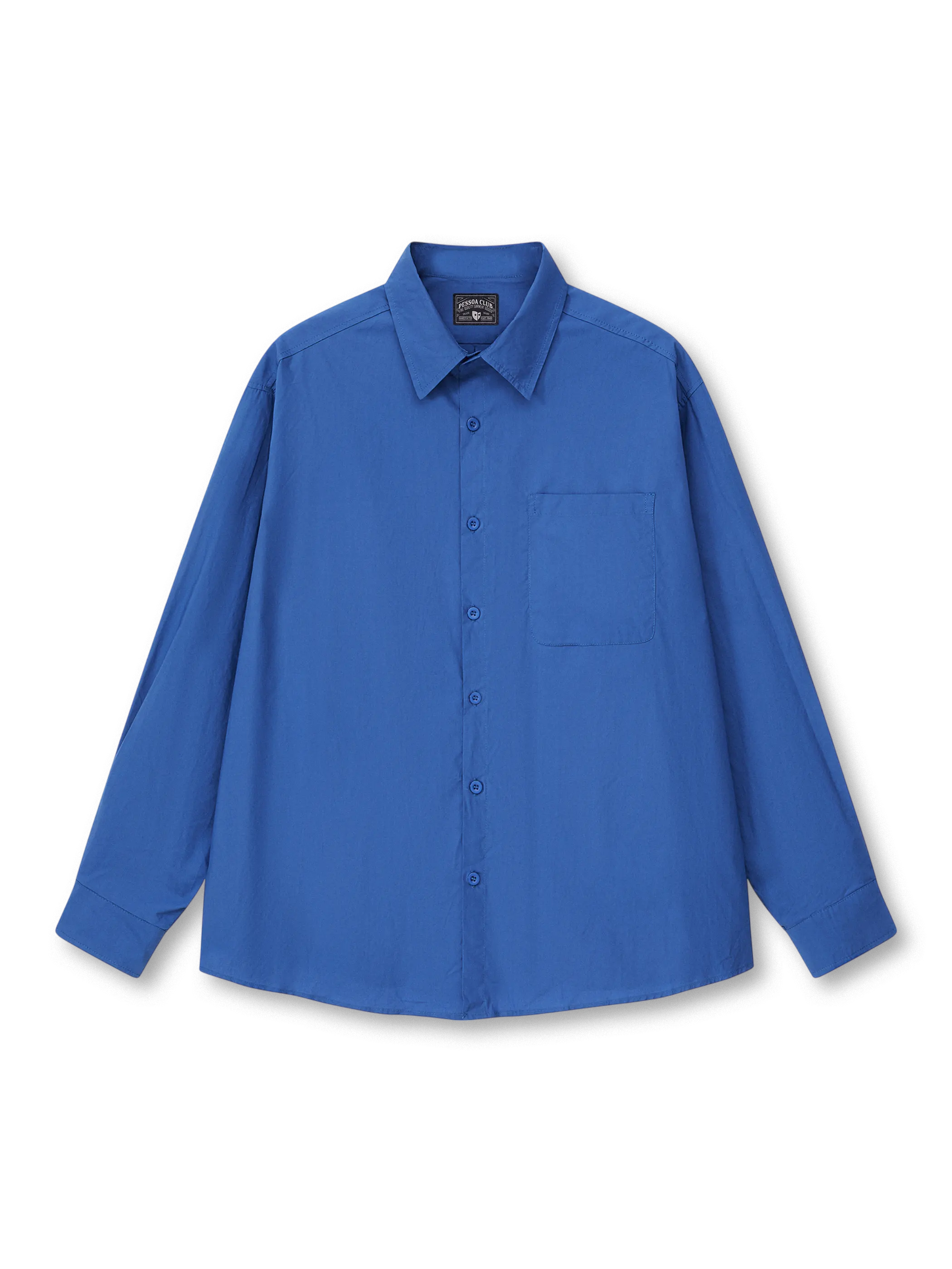 イヴ・クラインの色彩に着想を得た鮮やかなブルーの長袖コットンシャツ