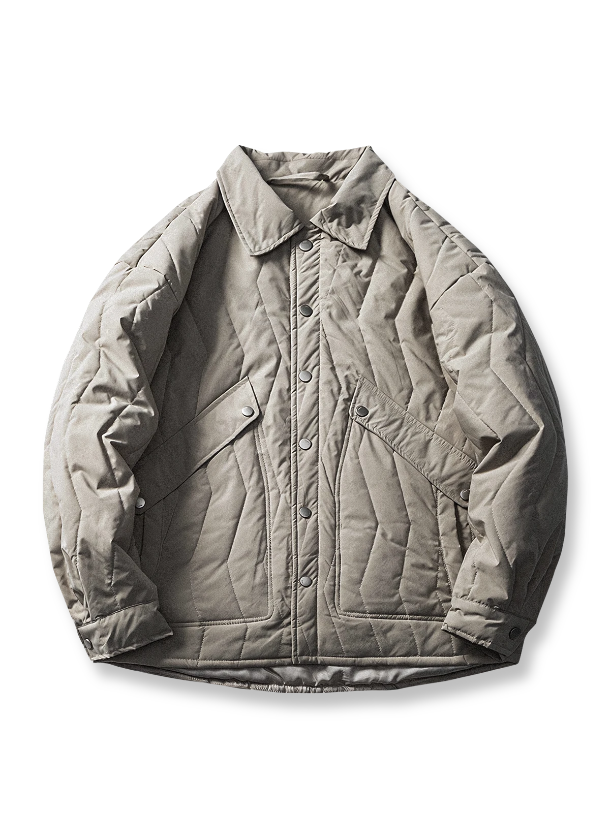 大きなポケットとデザインラインが特徴の中綿ジャケット・ヴィンテージ感と機能性を兼備