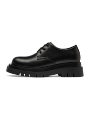 ギザギザソールと4cmヒールの厚底レザーダービーシューズ。