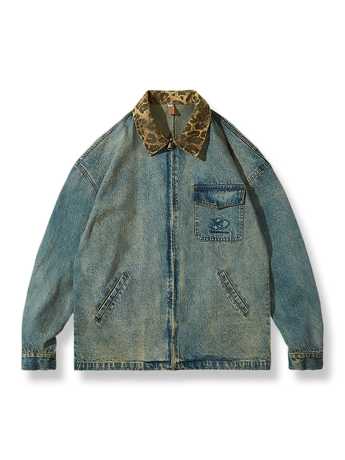 レオパード柄パネルとウォッシュ加工が特徴のデニムジャケット