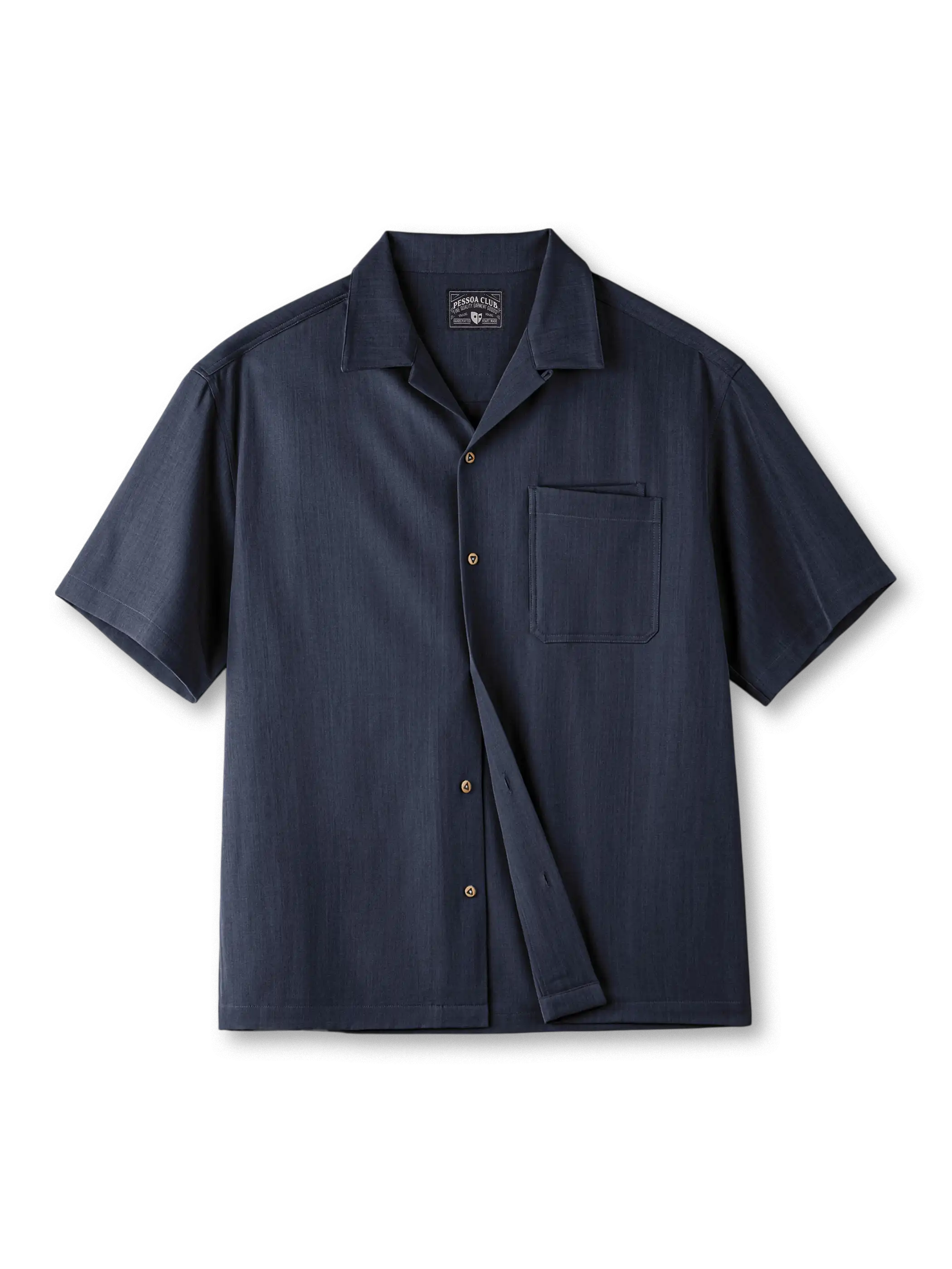 シワになりにくい素材と塩胡椒カラーが特徴のキューバカラーシャツ