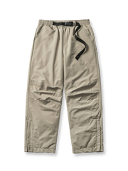 90%ホワイトダックダウンを使用した軽量保温パンツ。