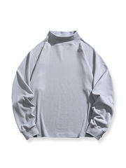 3色展開の軽量ハイネックスウェット。柔らかく通気性良好で保温性も備えた快適な一着。