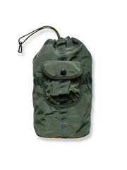 メッシュナイロンとリメイク生地を使った軽量アウトドア収納バッグ。