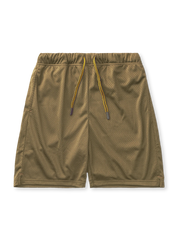 軽量メッシュ素材の通気性に優れたスポーツショートパンツ。